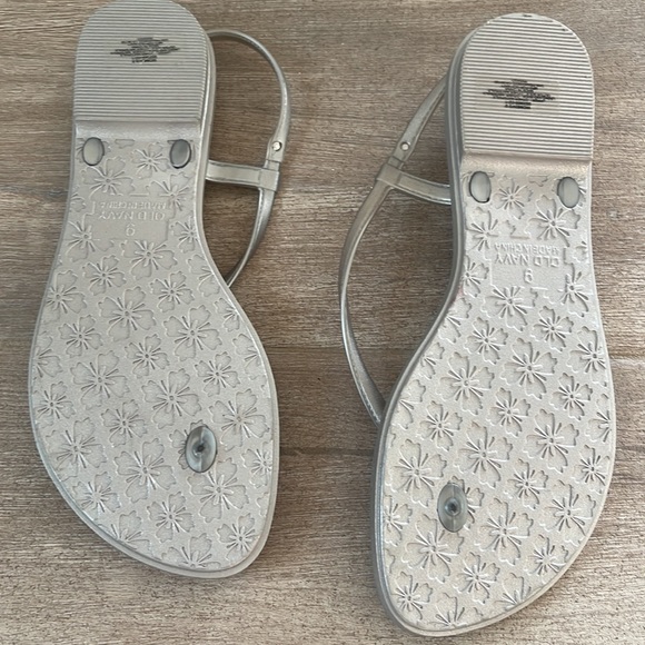 Flip-flops - Picture 2 of 3